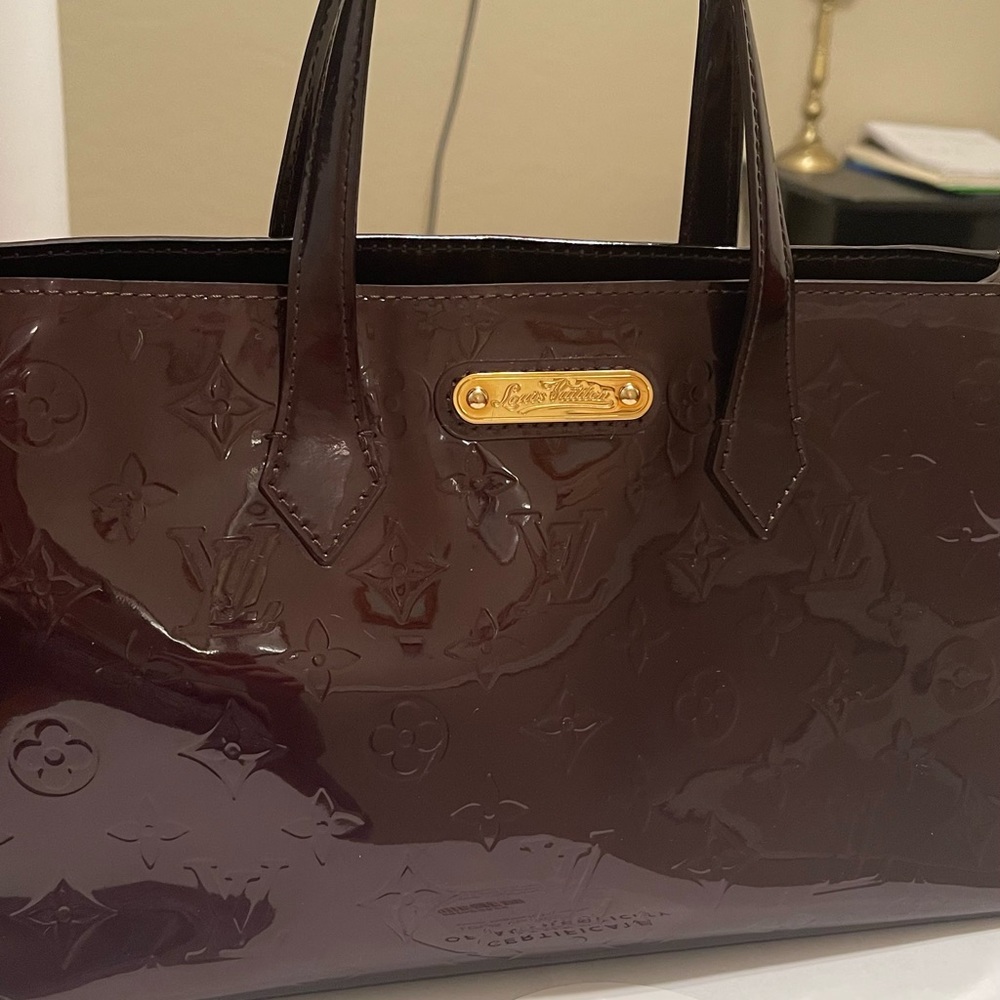 Authentic Louis Vuitton Vernis Leather Handbag Wilshire